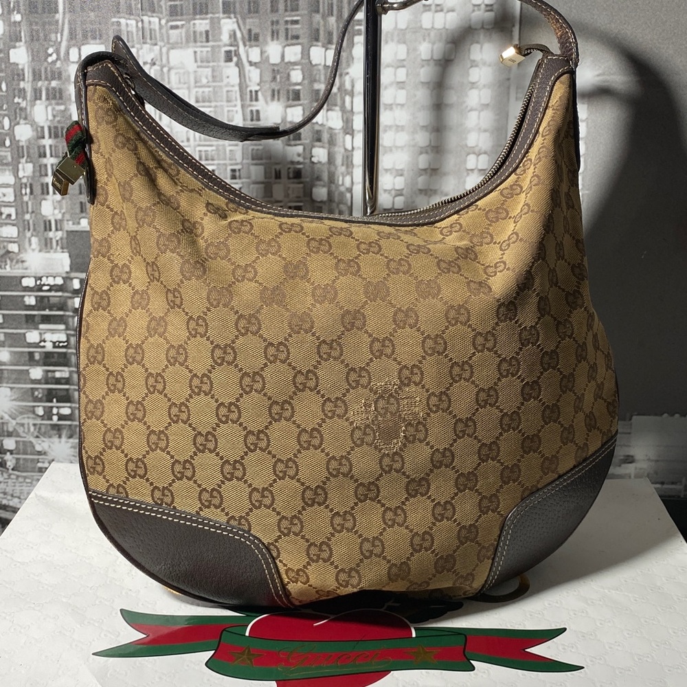 Authentic GUCCI Sherry Line Shoulder Bag - Picture 2 of 16